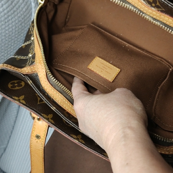 SOLD--Authentic Louis Vuitton monogram Rivette shoulder bag w/box and dust bag - Picture 12 of 16